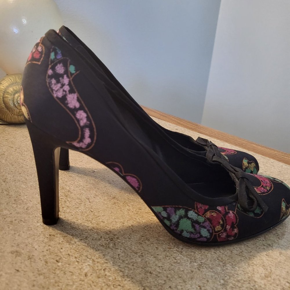 Stuart Weitzman Floral Pump Size 7.5 - Picture 3 of 4